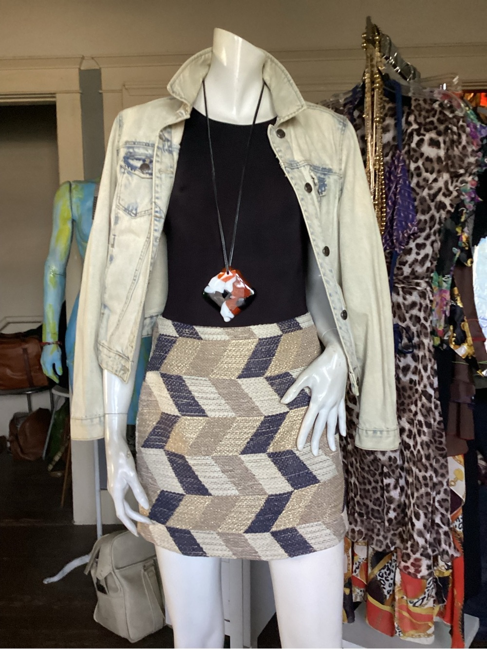 H&M NWT boomerang mini